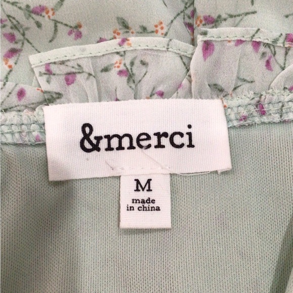 Green Ruffled Floral Romper with Puff Sleeves Women’s Size Medium, V-Neck - Picture 11 of 12